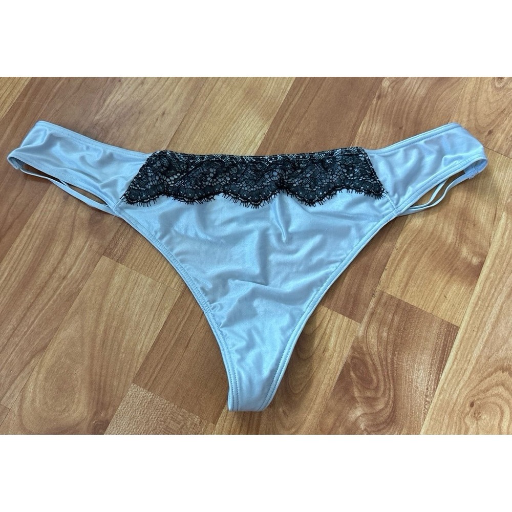 VTG‎  NWOT Victoria's Secret Satin V-string Lace Thong